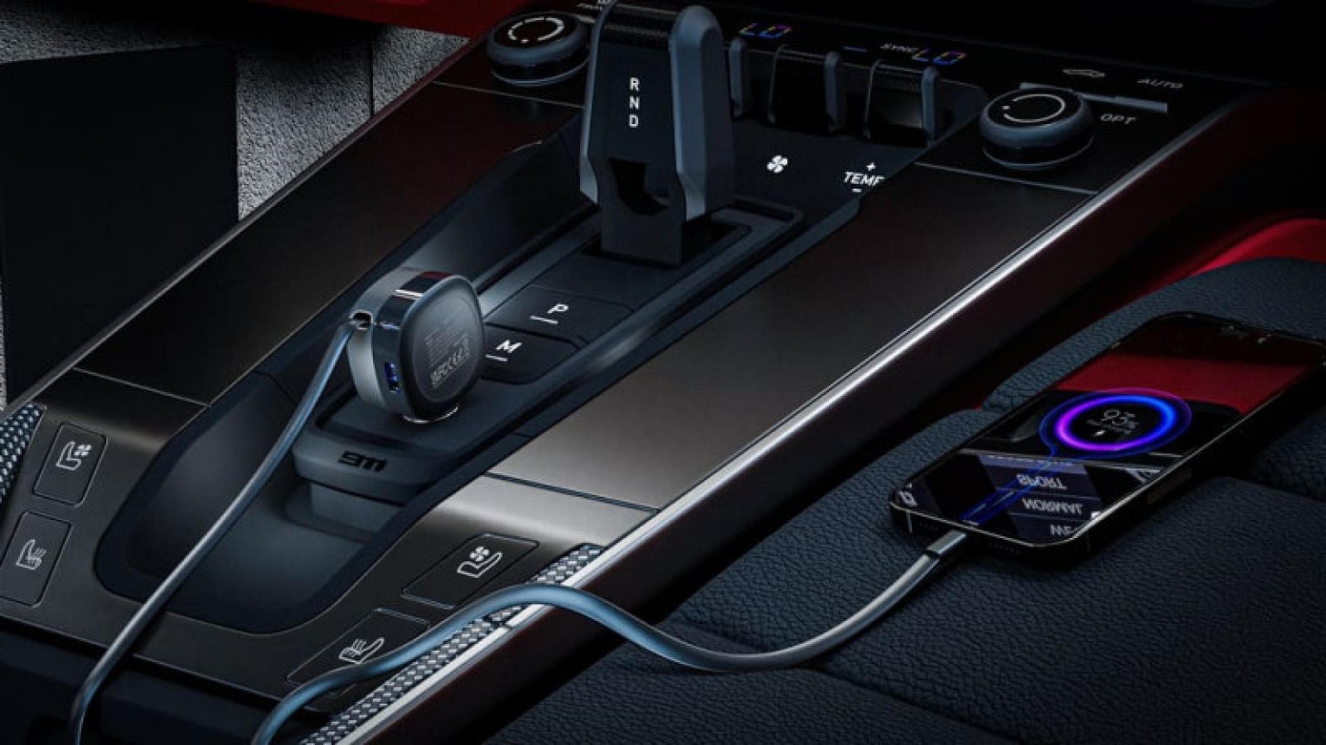 3-IN-1 Fast Charging In-Car Charger with Built-in Retractable Cable & USB A, USB C ports